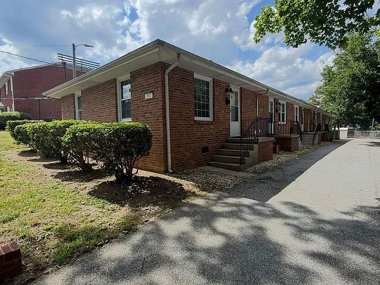 602 Fairmont St — Photo 4