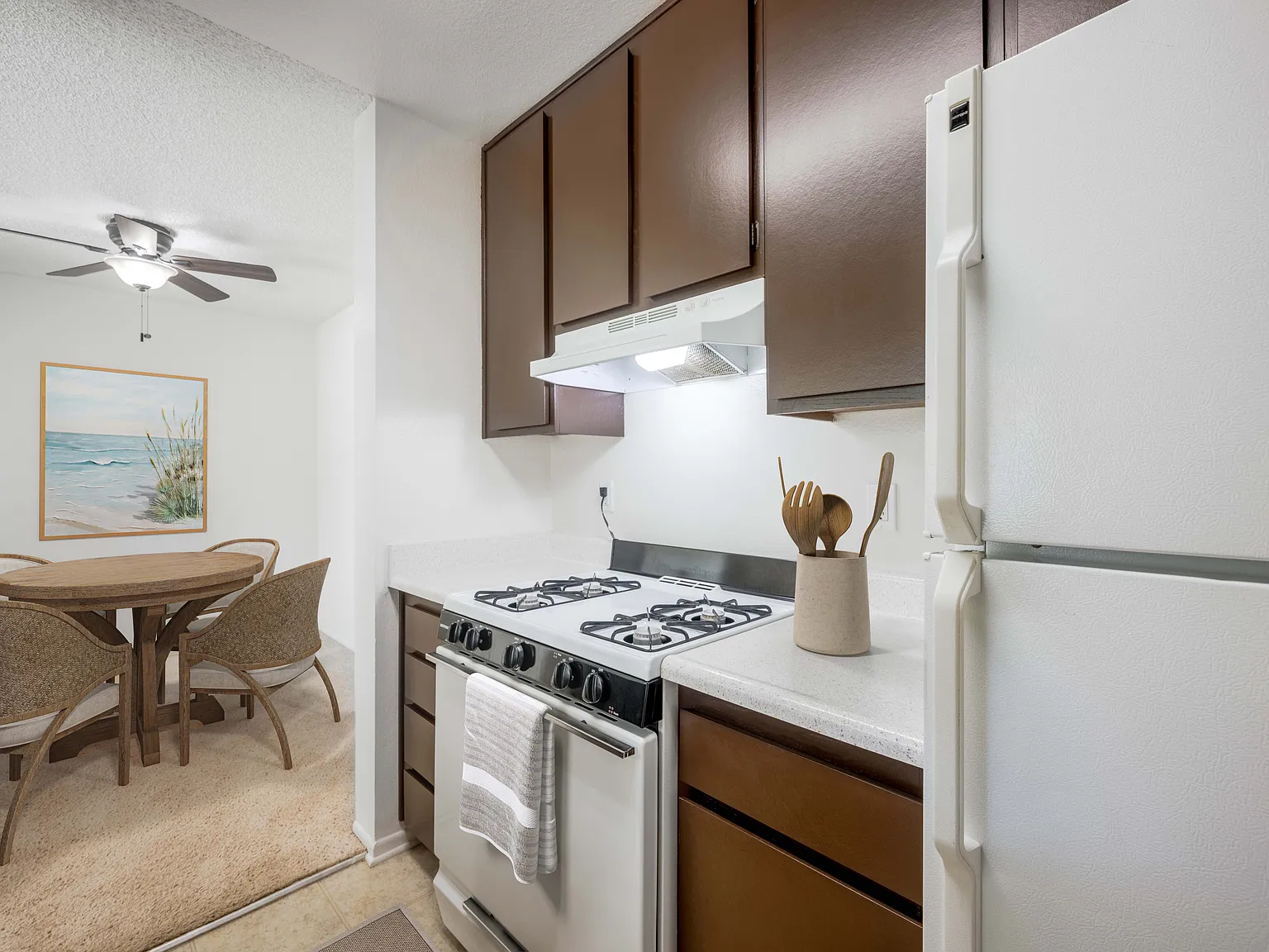 Oceanwood Apartments — Photo 3