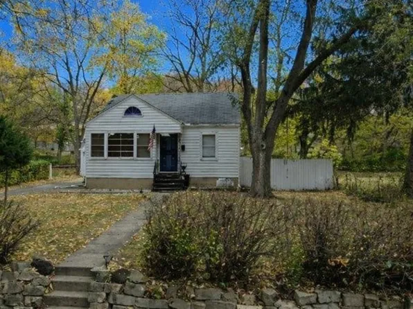 2211 W Butler St, Peoria, IL 61605