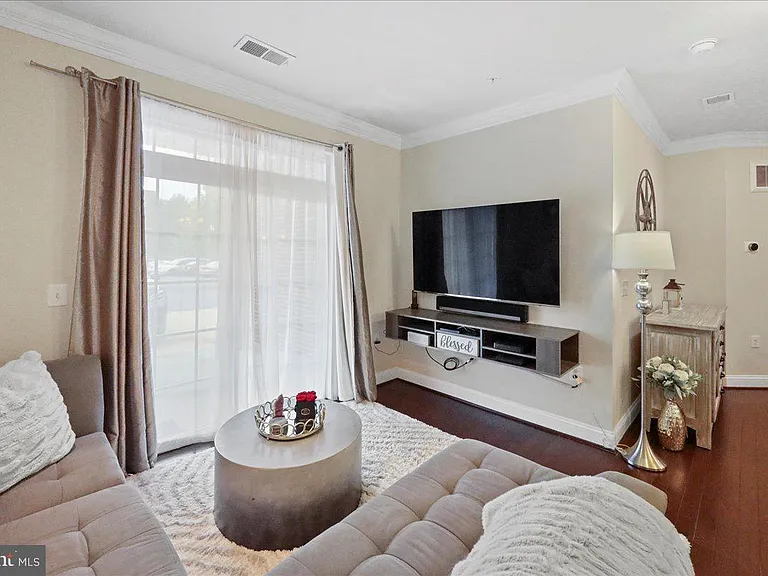 3910 Doc Berlin Dr #11 — Photo 2