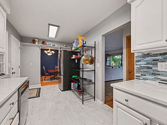 5th image of 2733 S 49th St