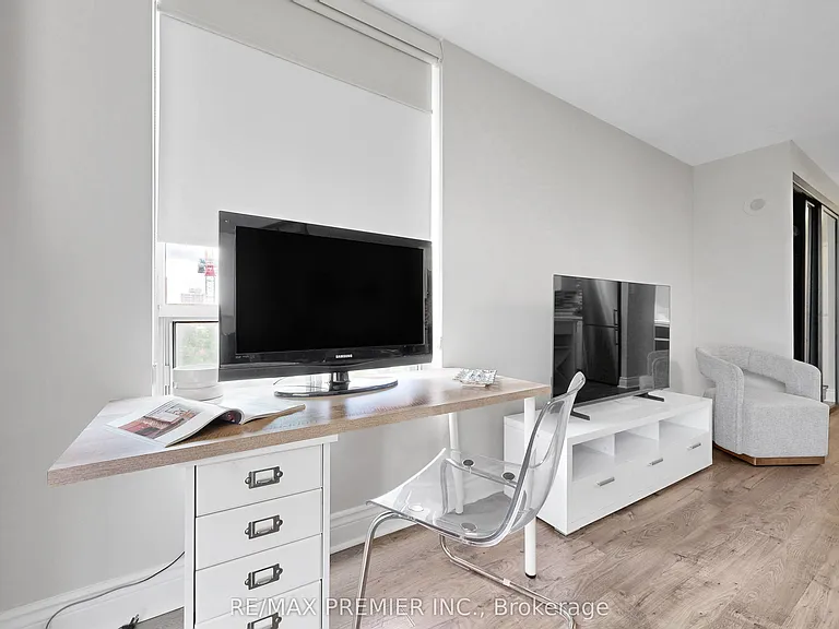 95 Prince Arthur Ave #Penthouse 824 — Photo 33