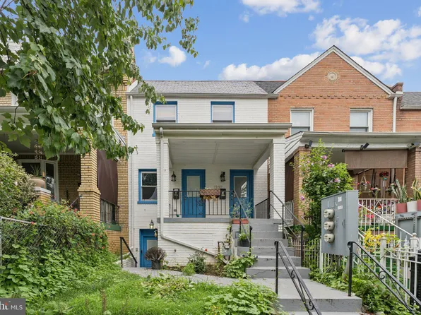1332 Levis St NE, Washington, DC 20002