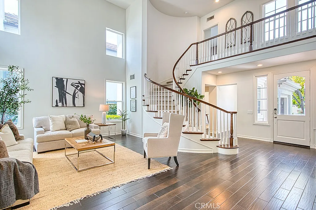 5 bed, 3064 sqft, $8,000 — Photo 4