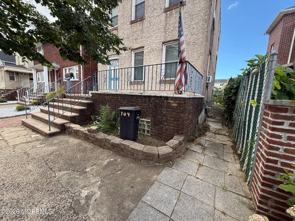 709 Stuyvesant Avenue, Lyndhurst, NJ 07071