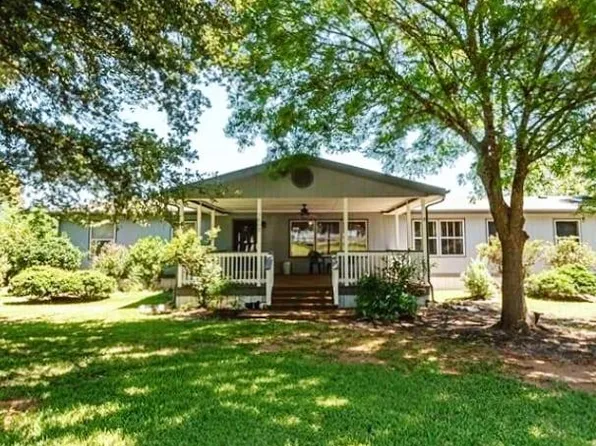 5809 Parkside Ct, Granbury, TX 76048