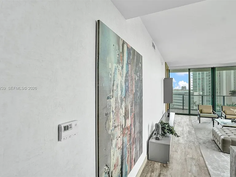 650 NE 32nd St #1001 — Photo 10
