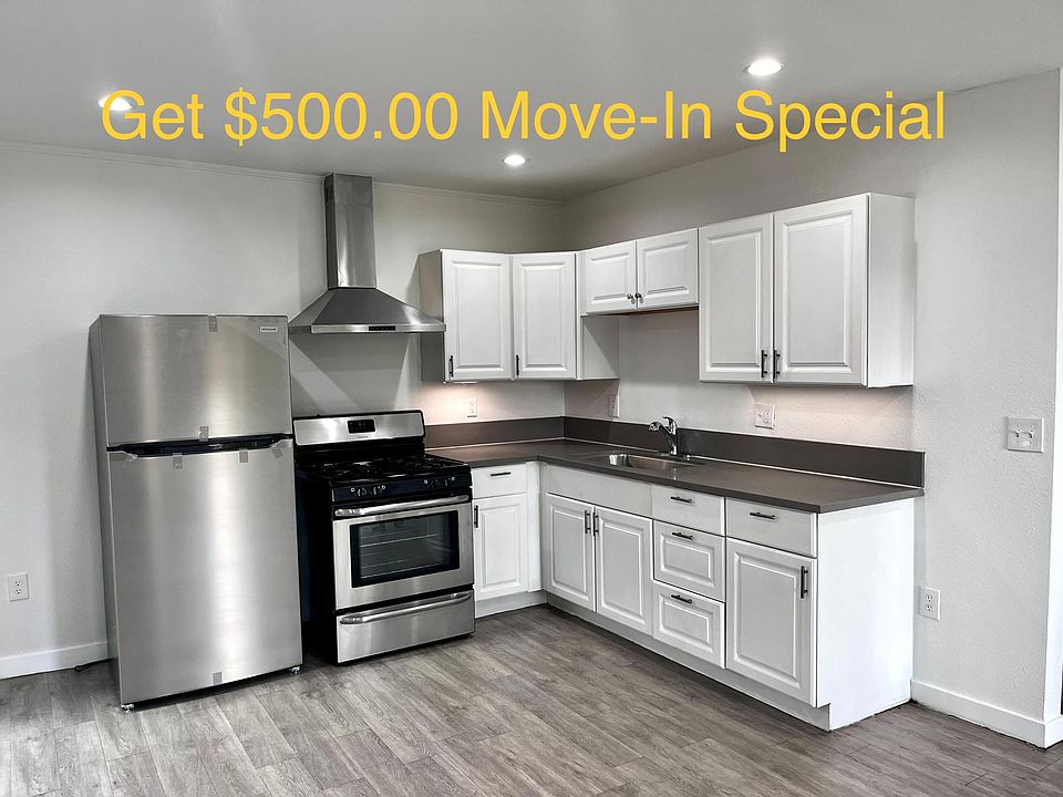 1st image of 135 E Buckthorn St #135