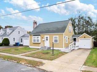 22 Community Dr, Cranston, RI 02905