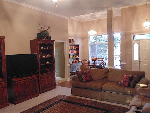 5th image of 2422 Brittany Ln