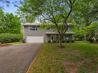1512 W North Shore Dr, Mahomet, IL
