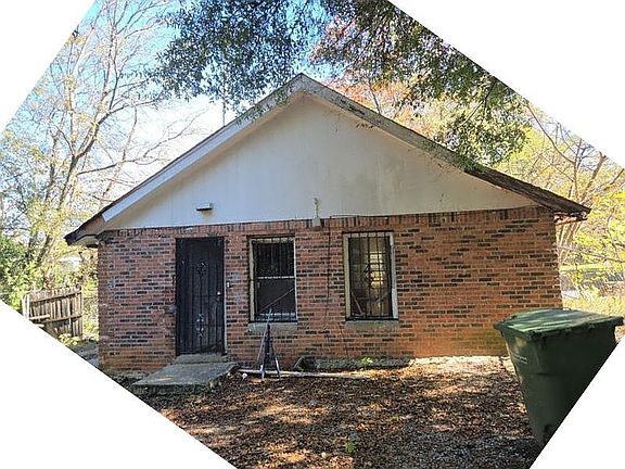 3rd image of 844 Oak St