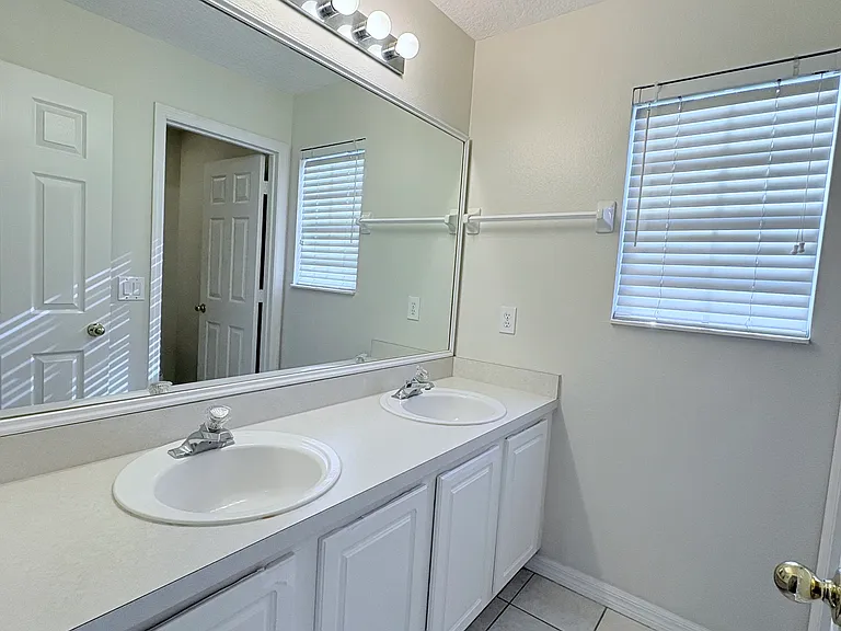4616 Riverton Dr — Photo 11