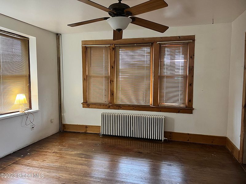 5th image of 232 Myrtle Avenue