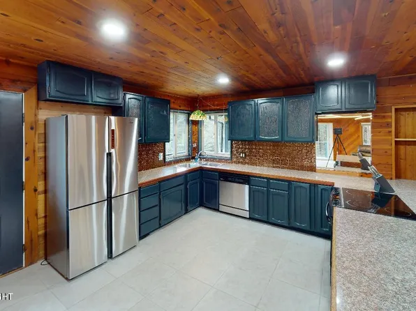 103 Cedar Beach Rd, Sitka, AK 99835