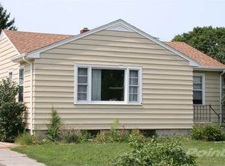 1746 S 3rd St, Aberdeen, SD 57401
