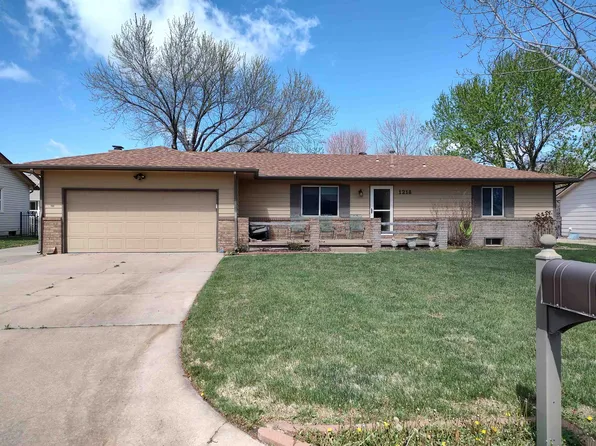 1218 Willow Ln, Haysville, KS 67060