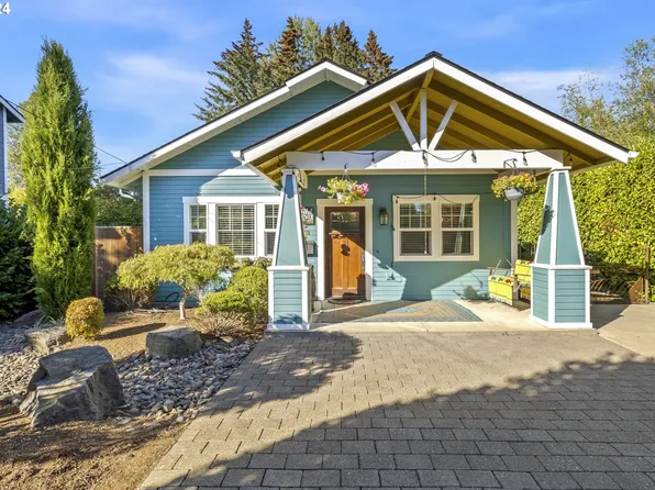 633 NW 10th St, McMinnville, OR 97128