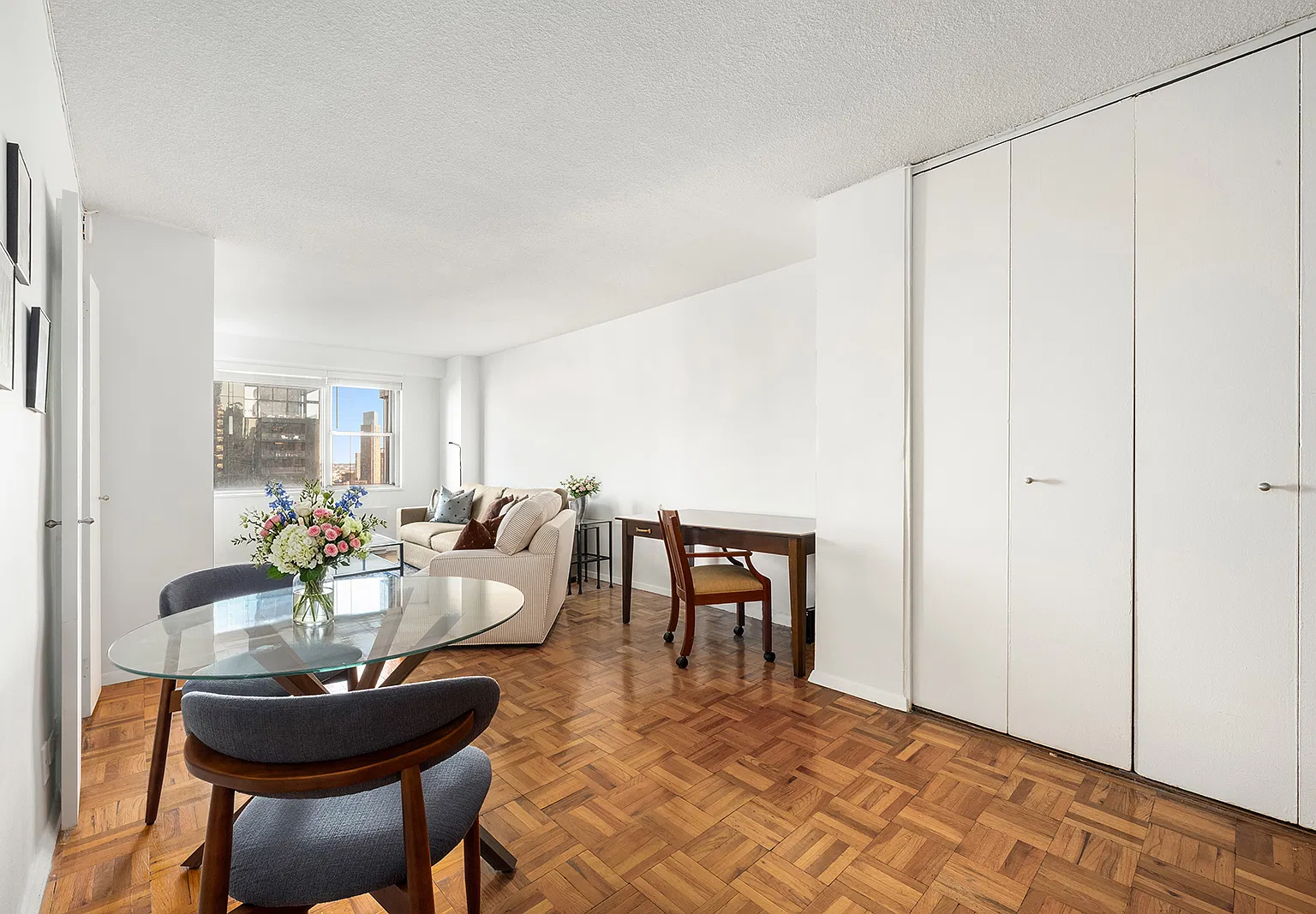 300 East 40th Street — Photo 3