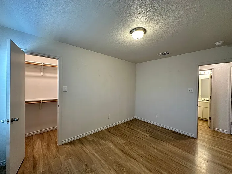 1813 Clovis Dr — Photo 24