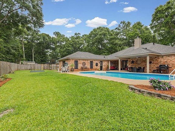 5th image of 3786 Arlington Cir E