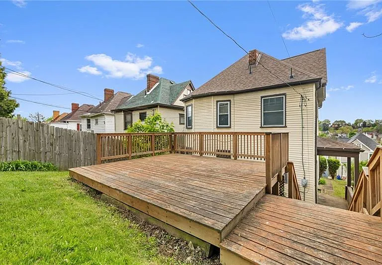 209 E Meyers St — Photo 2