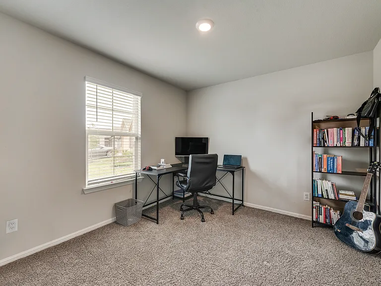 16545 Springs Rd — Photo 10