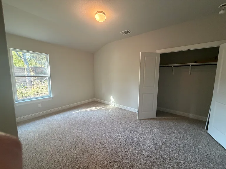 4300 Liberty Ln — Photo 16