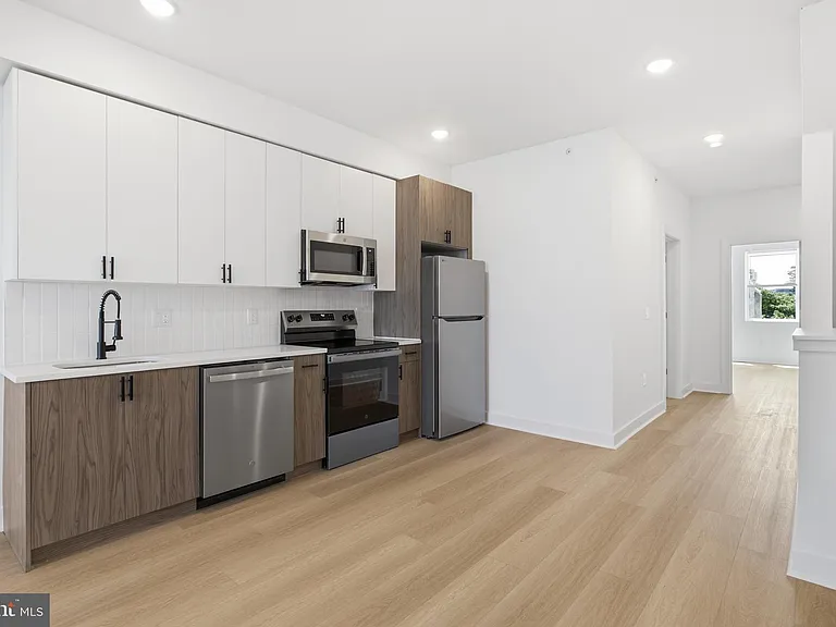 3931 Fairmount Ave #3 — Photo 1