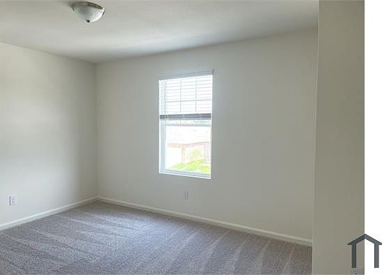 3rd image of 723 Llington Bg