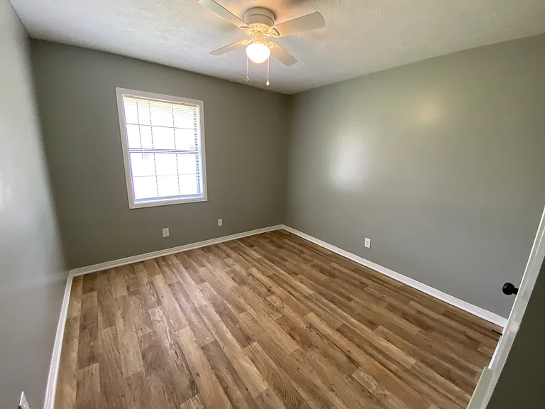 209 Belle Cir — Photo 6