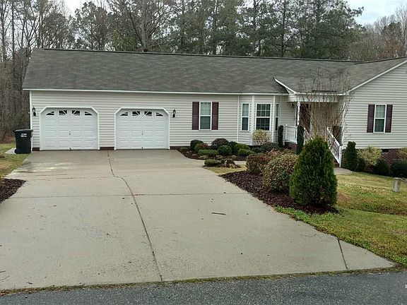 3rd image of 380 Kinsman Ct