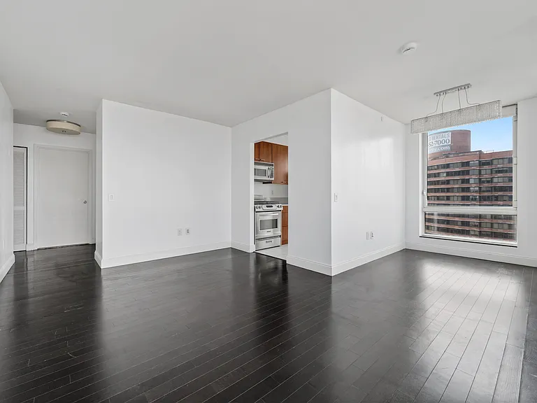 215 E 96th St #28L — Photo 3