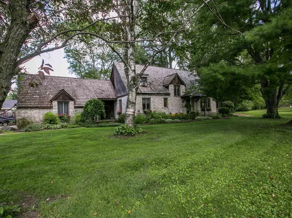 569 Michigan Ave, Marysville, MI 48040