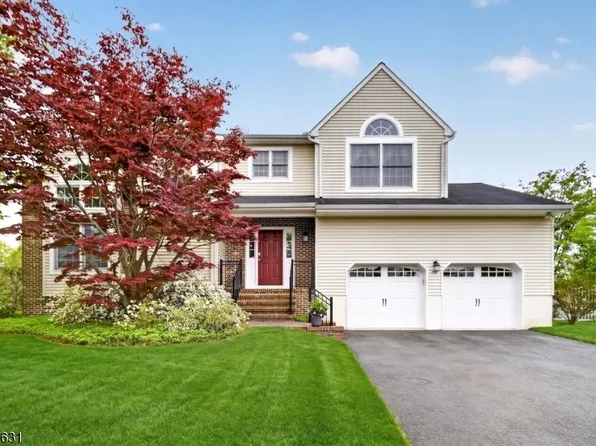 44 Fisher Dr, Hillsborough Twp., NJ 08844