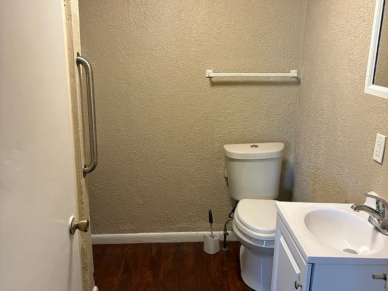 2344 East Ave — Photo 5