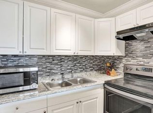 118 Sheffield E, West Palm Beach, FL 33417
