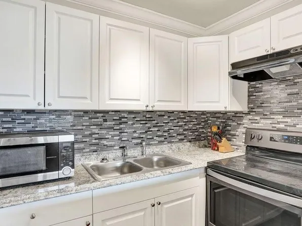 118 Sheffield E, West Palm Beach, FL 33417