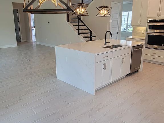 5th image of 1029 Wading Waters Cir