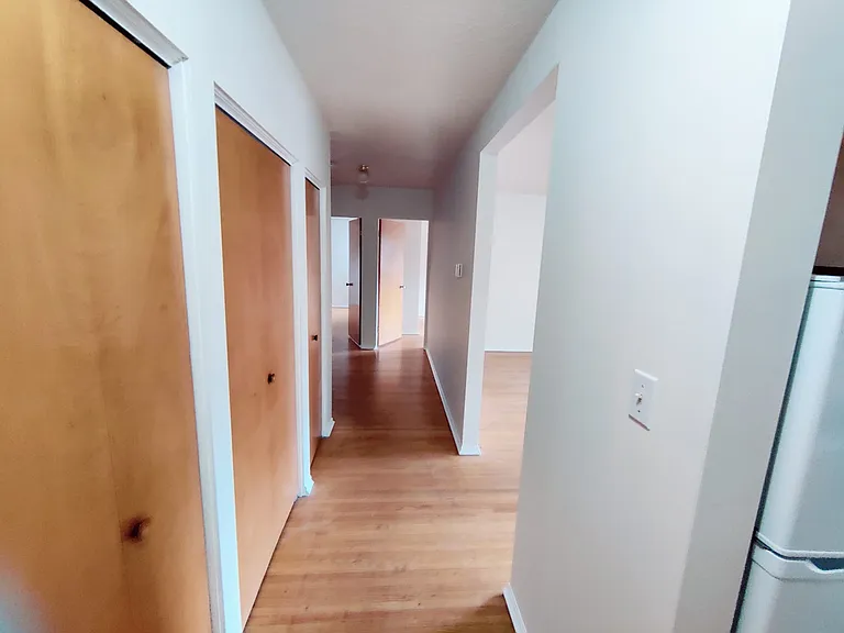 471 Winnipeg St — Photo 13