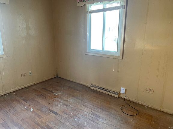 4th image of 607 Berkley Dr