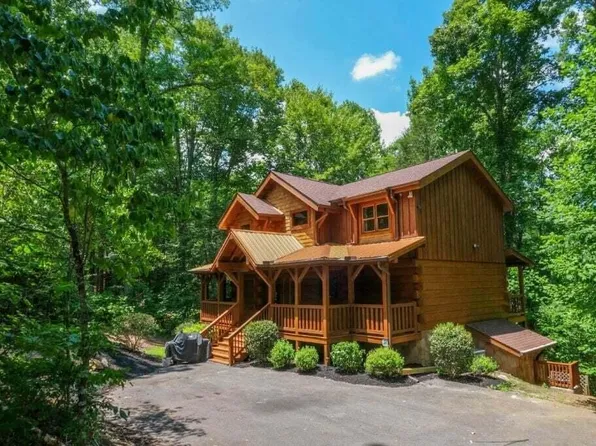 2735 Owls Cove Way, Sevierville, TN 37862