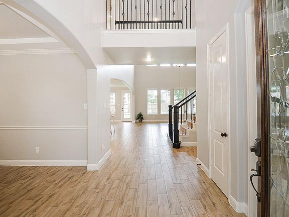 4th image of 27734 Bandera Glen Ln