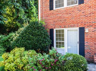 134 Friar Ln, Carrboro, NC 27510