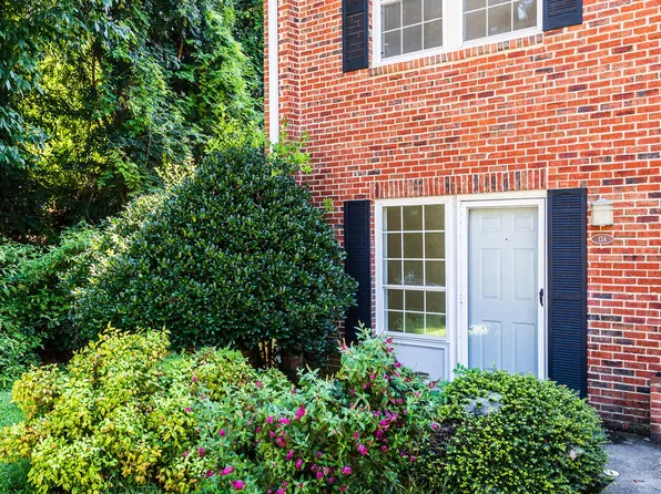 134 Friar Ln, Carrboro, NC 27510