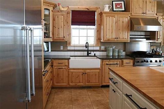 5th image of 2823 S Park Ln