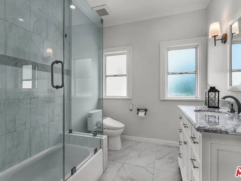 10736 Ashton Ave — Photo 12