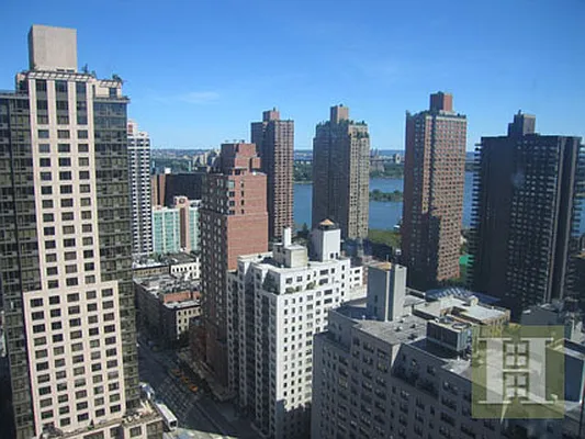 Rented by Halstead Real Estate | media 15