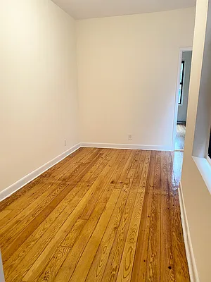 Rented by Waverly Realty Associates | media 26