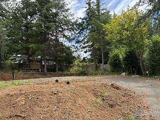 5th image of 680 Tiara St